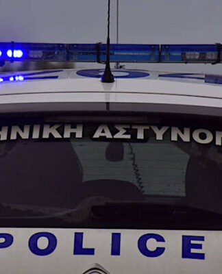 ΑΠΙΣΤΕΥΤΟ ΒΙΝΤΕΟ: Περιπολικό βάζει το “Χριστός Ανέστη” στα μεγάφωνα μετά από αίτημα κατοίκων