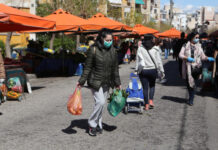 ΚΟΡΩΝΟΪΟΣ: Αυτό το προϊόν έχει γίνει ανάρπαστο στις λαϊκές αγορές