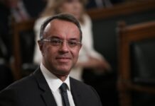 ΣΤΑΪΚΟΥΡΑΣ: Και άλλα «800 ευρώ» τον Μάιο για τους εργαζόμενους