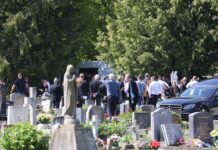 Χαμός σε κηδεία: Απίστευτες εικόνες λόγω κορονοϊού – Δείτε τι έγινε