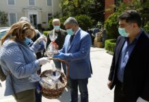 Ο Περιφερειάρχης Αττικής Γ. Πατούλης παρέδωσε υγειονομικό υλικό για τις ανάγκες του ασύλου Ανιάτων