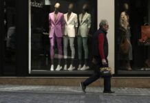 Κορονοϊός: Οι νέοι κανόνες στα κομμωτήρια και τα κέντρα αισθητικής – Πως θα δοκιμάζουμε ρούχα