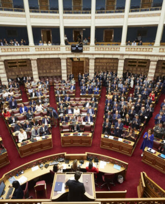 Τέλος οι ΠΝΠ, Βουλή ανοιχτή όλο το καλοκαίρι