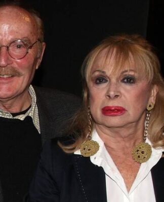 Έξαλλη η Φόνσου με τον Καρύδη: «Δεν μπορεί να γράφει στο ίντερνετ “πεινάω, βοηθήστε με”»