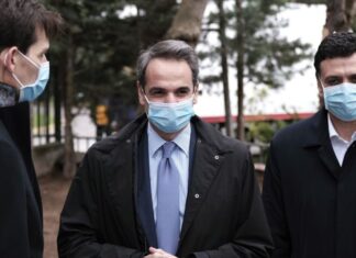 BLOOMBERG: Οι «ταπεινοί» Έλληνες δείχνουν πώς να κουμαντάρουμε το «τέρας» της πανδημίας