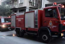 ΦΩΤΙΑ – ΘΕΣΣΑΛΟΝΙΚΗ: Πυροσβέστες απεγκλώβισαν 13χρονο από διαμέρισμα