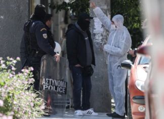 Συναγερμός στου Ζωγράφου: Βρέθηκε οπλοβομβίδα σε αποθήκη
