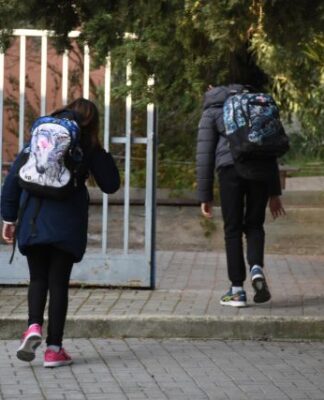 ΔΗΜΟΤΙΚΑ ΣΧΟΛΕΙΑ: Επιστροφή στα θρανία (ΒΙΝΤΕΟ)