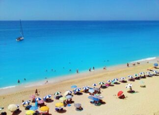 Αυτό το νησί θα «βουλιάξει» το καλοκαίρι – Εύκολη η πρόσβαση και με αυτοκίνητο