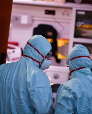 ΚΟΡΟΝΑΪΟΣ: Ανησυχία προκαλεί νέα μελέτη – 1 στους 3 ασθενείς έχουν νευρολογικά συμπτώματα