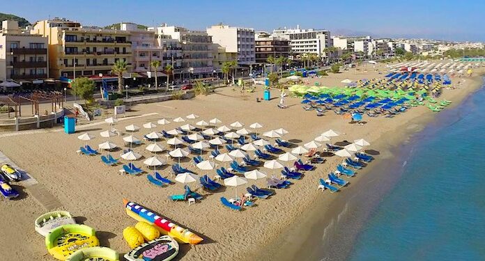 ΣΑΛΟΣ: Παρέα Πακιστανών φωτογράφιζε ανήλικα κορίτσια σε παραλία