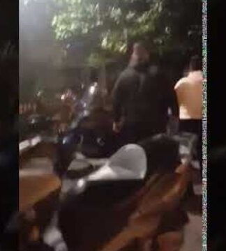 Μέγαρα: Γιουχάρισμα κατά Τσίπρα για τις δηλώσεις περί μεταφοράς μεταναστών