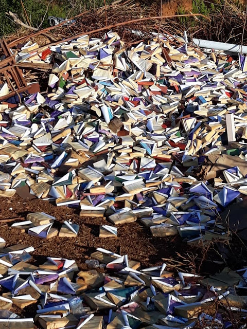 Ελλάδα 2020: Πεταμένα σε χωματερή εκατοντάδες λογοτεχνικά βιβλία! - Εικόνα 3
