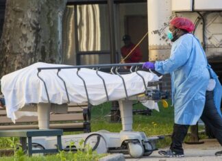 Κορονοϊός στις ΗΠΑ: Πάνω από 1.600 θάνατοι σε 24 ώρες – Τους 77.178 έφτασαν οι νεκροί
