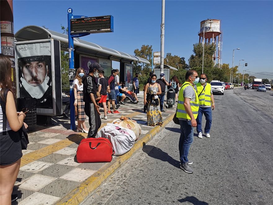 O κακός χαμός με Ρομά που ήθελαν να μπουν όλοι μαζί σε λεωφορείο χωρίς μάσκες - Εικόνα 2