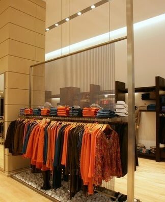 Καταστήματα: Πώς θα δοκιμάζουμε στα δοκιμαστήρια ρούχα, ποια δεν θα πρέπει να δοκιμάζουμε