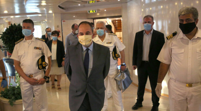 ΠΛΑΚΙΩΤΑΚΗΣ: «Ετοιμότητα στο λιμάνι του Πειραιά» – Επιθεώρηση για τα μέτρα προστασίας