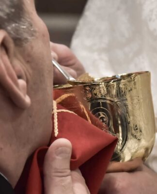 ΜΟΣΙΑΛΟΣ: «Η Θεία Κοινωνία θα πρέπει να αποφευχθεί με τη σημερινή της μορφή»