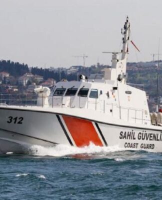 Τουρκική ακταιωρός παρενοχλεί Έλληνες ψαράδες και προσπαθεί να τους διώξει! (ΒΙΝΤΕΟ)