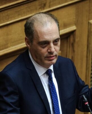ΒΕΛΟΠΟΥΛΟΣ: «Να έχουμε όπλο στο σπίτι για να βγαίνει σουρωτήρι όποιος μπαίνει ακάλεστος»