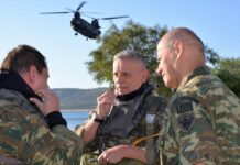 Μάχιμος ο Αρχηγός ΓΕΕΘΑ κάνει άλμα με αλεξίπτωτο (ΦΩΤΟ & ΒΙΝΤΕΟ)