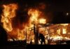 Υπόθεση Τζορτ Φλόιντ: Τα 8 λεπτά και 46 δευτερόλεπτα που έβαλαν «φωτιά» στις ΗΠΑ