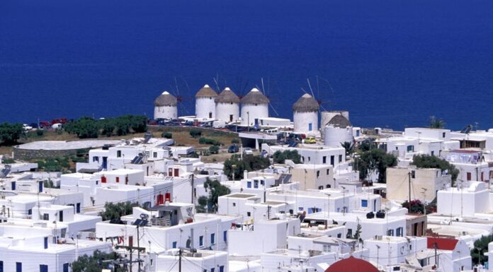 ΕΛΛΑΔΑ: Ένας από τους δημοφιλέστερους προορισμούς στη Μεσόγειο – Ποια θέση κατέκτησε;