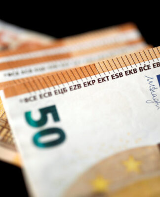 Ενίσχυση 400 ευρώ σε 100.000 δικαιούχους: Πότε ανοίγει η πλατφόρμα