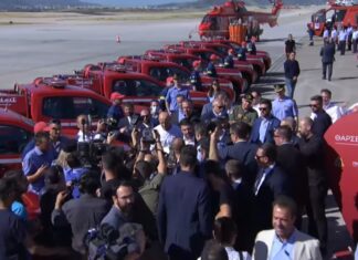 ΠΑΠΑΣΤΡΑΤΟΣ: Σπουδαία κίνηση – Δωρίζει στη χώρα 20 πυροσβεστικά οχήματα