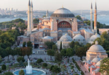 ΑΓΙΑ ΣΟΦΙΑ: Χτίζουν τη μικρογραφία της στη Συρία