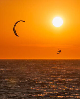 ΜΥΚΟΝΟΣ: Τρομακτικό ατύχημα για kite surfer