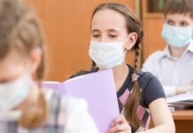 ΣΧΟΛΕΙΑ: Εξετάζεται η χρήση μάσκας από Σεπτέμβρη