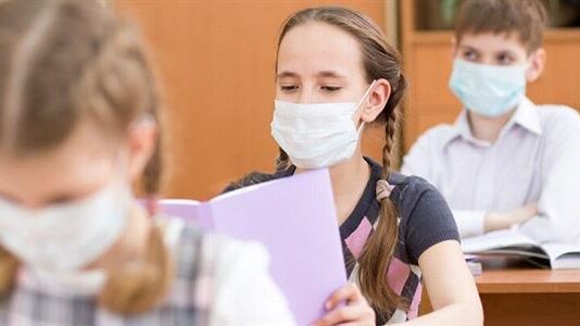 ΣΧΟΛΕΙΑ: Εξετάζεται η χρήση μάσκας από Σεπτέμβρη