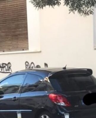 Viral παρκάρισμα Έλληνα οδηγού (ΦΩΤΟ)