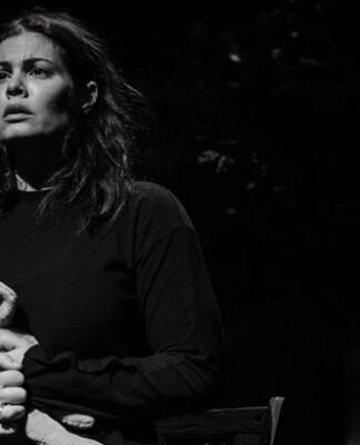 Μαρία Κορινθίου: Ο σπαρακτικός μονόλογος «Τζόρνταν» έρχεται στο Βεάκειο