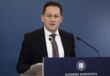 Πέτσας: Η μάσκα ίσως γίνει υποχρεωτική και σε άλλους κλειστούς χώρους τις επόμενες μέρες