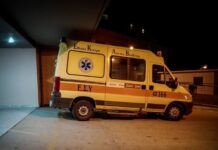 Ασυνείδητος παρέσυρε με το ΙΧ του μητέρα και παιδί