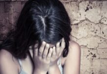ΦΡΙΚΗ: Διέλυσαν το πρόσωπο 14χρονης με σιδερολοστό