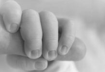 Νεκρό βρέφος στη Ναύπακτο: Δεν γνώριζε πως ήταν έγκυος είπε η 20χρονη στη μητέρα της