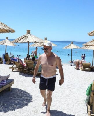 Kορονοϊός και παραλία: Τι ισχύει για φαγητό και ποτό έως τέλος Ιουλίου