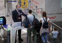 Κορονοϊός: Τι έδειξαν τα αποτελέσματα των τεστ σε Βρετανούς που έφτασαν στην Ελλάδα