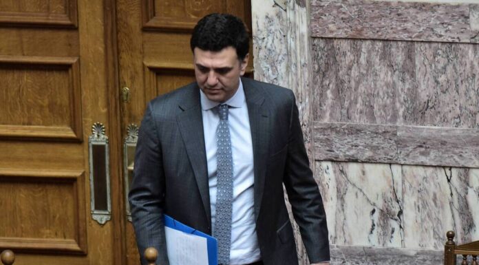ΜRB: Σαρώνει σε δημοφιλία ο υπουργός Υγείας Βασίλης Κικίλιας