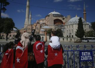 Arab News: Ο Ερντογάν φαίνεται να αγνοεί ότι η Αγία Σοφία δεν έχει καμία απολύτως σημασία στο Ισλάμ