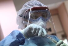 Πλωμάρι: Τετραμελής οικογένεια θετική στον κορονοϊό – Έκλεισε το Κέντρο Υγείας