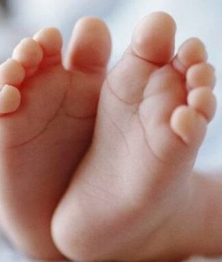 ΤΡΑΓΩΔΙΑ: 3χρονη πέθανε από ασιτία – Την παράτησε η μητέρα της για τον εραστή της