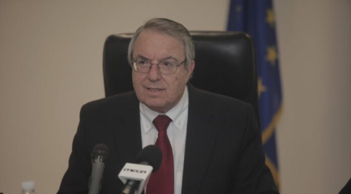 Μπαμπινιώτης: Δεν θα πήγαινα ποτέ στην Αγιά Σοφιά ως τζαμί