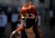 ΕΛΛΑΔΑ: Υποχρεωτική χρήση μάσκας σε κλειστούς χώρους εισηγούνται οι λοιμωξιολόγοι