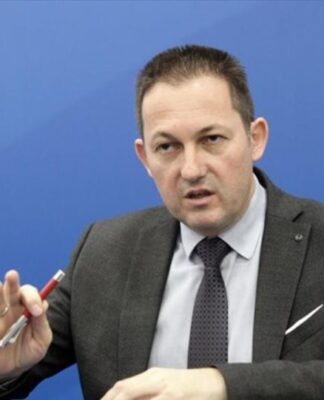 Πέτσας: «Το πρόβλημα είναι εκεί που συγκεντρώνονται πολλά άτομα»