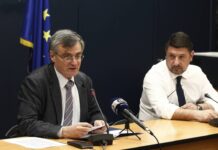 ΚΟΡΩΝΟΪΟΣ: Επιστρέφουν δύο φορές την εβδομάδα οι Τσιόδρας – Χαρδαλιάς