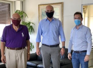 Ο Χριστόφορος Μπουτσικάκης στο Νοσοκομείο Μεταξά (ΦΩΤΟ)